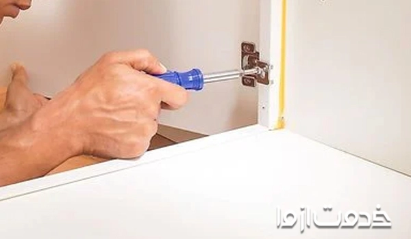 نصب یراق‌آلات و تجهیزات جانبی در نصب کابینت ممبران